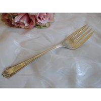 Antike Kontinentale Drei Silberplatte Wurst Gabel Für Den Servieren An Ihrem Vintage Oder Shabby Chic Tisch Antike Kontinentale Drei Silberplatte Wurst Gabel Für Den Servieren An Ihrem Vintage Oder Shabby Chic Tisch von SecondWindShop