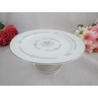 Mikasa Fuß Kuchenteller Mit Weißen Teller Und Blau Silber Floral Blatt Design 7, 5" von SecondWindShop