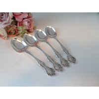 "Set Von Vier Reed & Barton "Wisteria" Silberplatten Teelöffeln - 15 cm Ohne Monogramm 2 Sets Oder 4 | 8 Teelöffel Erhältlich." "Set Von Vier Reed & Barton "Wisteria" Silberplatten Teelöffeln - 15 cm Ohne Monogramm 2 Sets Oder 4 | 8 Teelöffel Erhältlich." von SecondWindShop