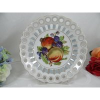 Vintage Retikuliertes Gitter Obst Oder Servierschale von SecondWindShop
