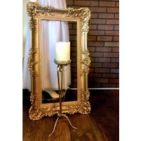 Antiker Gold-Säurekerzenhalter-Bodenständer Vergoldete Spitze Eisen-Gothic-Hochzeitszeremonie-Brauteingangsdekor-Sockel Stativ-Scroll-Füße von SecretBelladonna
