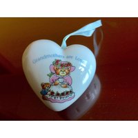 Großmutter Liebe Herz Teddy Bär Potpourri Hängende Verzierung Tee-Zeit Porzellan Weihnachtsbaum Kind Tier Figur Neugeborene Ferien Geschenk 1987 von SecretBelladonna
