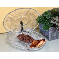Milchglas-Plattenteller-Käsetablett-Geteiltes Relish Dish Oval Glass Schnitt-Servier-Chip Und Dip-Party-Tablett Snack Obst Beeren Hochzeitsgeschenk Milchglas-Plattenteller-Käsetablett-Geteiltes Relish Dish Oval Glass Schnitt-Servier-Chip Und Dip-Party-Tablett Snack Obst Beeren Hochzeitsgeschenk von SecretBelladonna