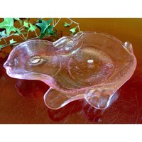 Rosa Glas Kaninchen Häschen Tablett Ostereier Hase Party Tisch Aperitif Snack Süßigkeit Käse Baby Shower Geschenk Scheune Tier Teller Küche Dekor Rosa Glas Kaninchen Häschen Tablett Ostereier Hase Party Tisch Aperitif Snack Süßigkeit Käse Baby Shower Geschenk Scheune Tier Teller Küche Dekor von SecretBelladonna