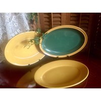Senfgelbes Oval Servierplatte Set Auflaufform 70Er Keramik Vintage Hochzeitstisch Brautgeschenk Midcentury Partytablett Retro Küche von SecretBelladonna