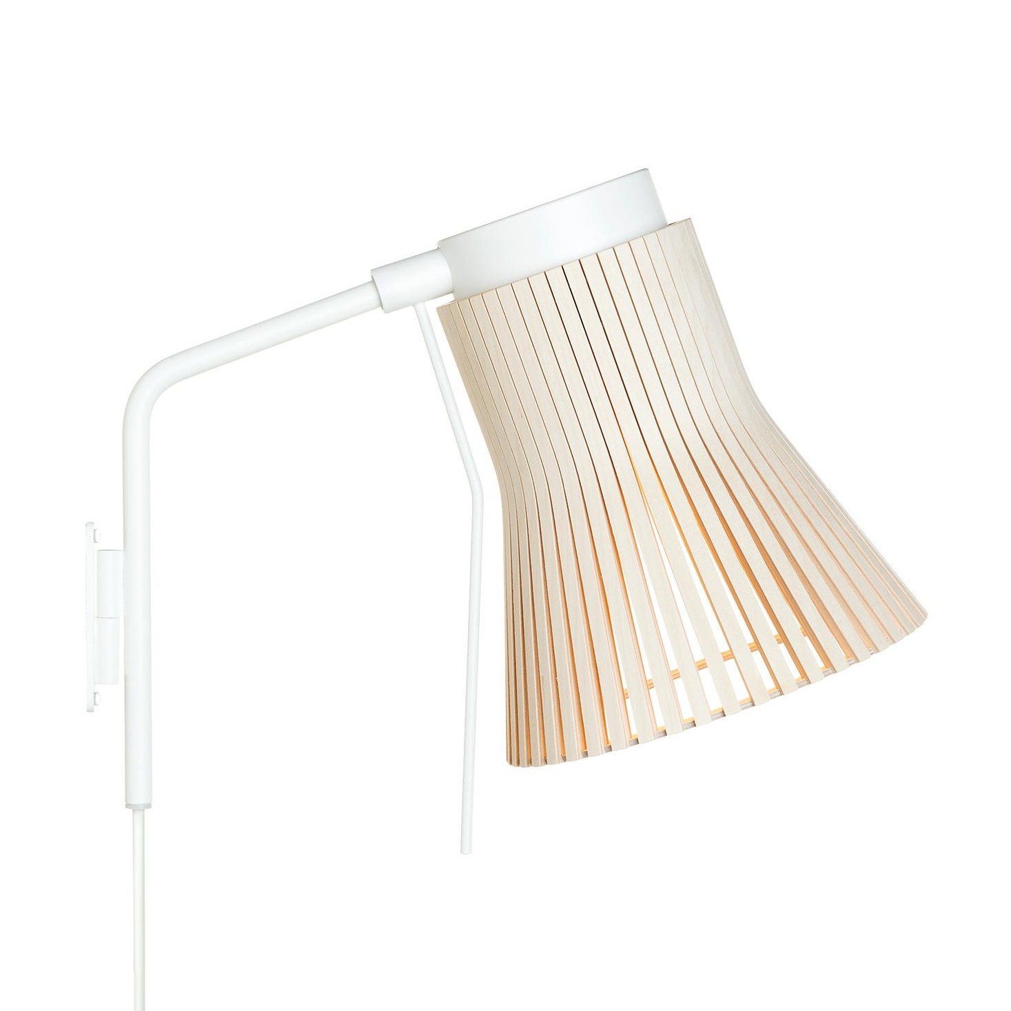 Secto Design - Petite 4630 Wandleuchte - birke natur/Birkenholz/inkl. LED-Birne 3000K/470lm/Gestell weiß lackiert/Kabel weiß von Secto Design