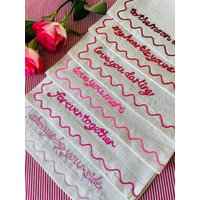 Gestickte Love Phrase Servietten | 6Er Set Gestickte Love Phrase Servietten | 6Er Set von SeeandQUIN