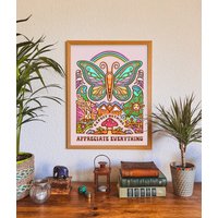 Apreciate Everything Poster // Schmetterling Kunstdruck - Affirmation, Groovy, Retro Lebendige Wanddekoration Apreciate Everything Poster // Schmetterling Kunstdruck - Affirmation, Groovy, Retro Lebendige Wanddekoration von SeeknRevel