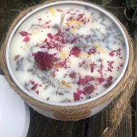 Duftkerze, Blüten Kerze in Weiß-Gold Dose, Elegant, Sojawachs von SeelenZeit
