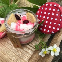 Erdbeer-Eis Und Muffin, Sojawachs, Soya, Geschenk, Geburtstag Erdbeer-Eis Und Muffin, Sojawachs, Soya, Geschenk, Geburtstag von SeelenZeit