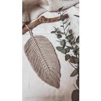 Große Makramee Feder . Makrameeblatt Wandbehang Wanddeko Wandschmuck Accessoires Große Makramee Feder . Makrameeblatt Wandbehang Wanddeko Wandschmuck Accessoires von Seelenverknuepft