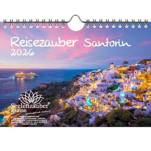 Reisezauber Santorin DIN A5 Kalender für 2026 Fira Griechenland Strand Urlaub - Geschenkset Inhalt: 1x Kalender, 1x Weihnachtsanhänger (insgesamt 2 Teile) von Seelenzauber