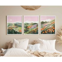 Pastellgrüne Triptychon-Wandkunst, Rosa Und Grüne Naturdrucke, Blumenaquarell-Schlafzimmerdekor, Wandmalerei Über Dem Bett, 3Er-Set Schlafzimmerkunst von SeenAndFeltbyAdelya