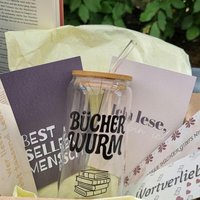 Lesebox Bücherwurm | Sparset Mit Glas, Lesezeichen & Postkarten Geschenkidee Für Vielleser Und Buchfreunde Bücherbox Geschenkbox von SeitenweiseSchoenes