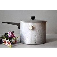 Vintage Aluminium Milchkochtopf East Europe Home Decor Retro von SekulidisAntiques