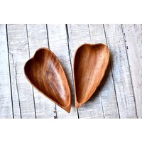 Vintage Zwei Holzschale Obstschale Servierschale Herzform Wohnkultur von SekulidisAntiques