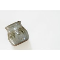 Vintage Mid Century Keramik Grün Und Braun Gespenst Geätzte Studio Übertopf Vase von SelectedWorksShop