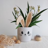Keramik Blumentopf Osterhase | Ostern Geschenk Im Hasen Look Ideal Als Zu 13cm Weiß Meliert, Schwarz Matt von SelfmadeStudioDe