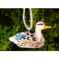 Weibliche Stockente Ente Verzierung Handgemachte Hölzerne Hängende Dekor Vogel Hene Rustikale Schnitzerei Figur Weibliche Stockente Ente Verzierung Handgemachte Hölzerne Hängende Dekor Vogel Hene Rustikale Schnitzerei Figur von Selsela