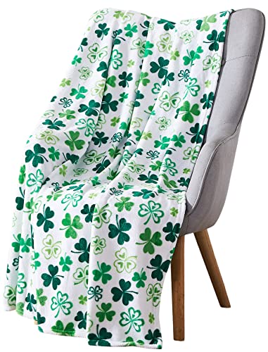 Serafina Home St. Patrick's Day Weiche Überwurfdecke mit vierblättrigem Kleeblatt-Design, Weiß mit Kleeblättern Serafina Home St. Patrick's Day Weiche Überwurfdecke mit vierblättrigem Kleeblatt-Design, Weiß mit Kleeblättern von Serafina Home