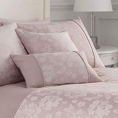 Serene Blossom Kissen, Blush Pink, Cushion (Filled): 30 x 50cm von DREAMS AND DRAPES