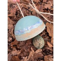 Handgefertigte Überdachung Für Meisenknödel Frostsicher Vögel Vogelfutter Handgefertigte Überdachung Für Meisenknödel Frostsicher Vögel Vogelfutter von SerenoDesigns