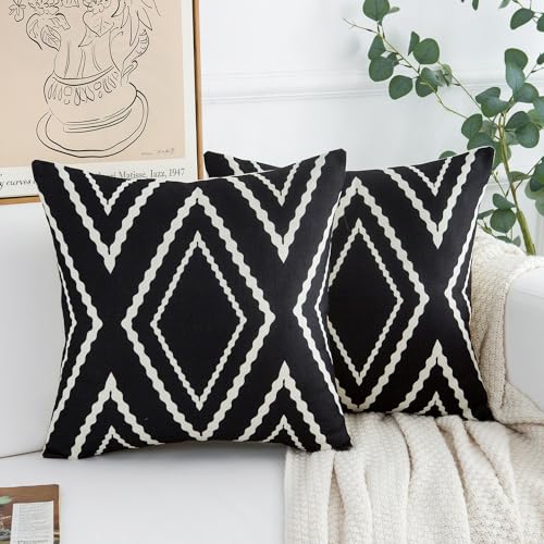 2er Set Kissenbezüge Schwarz und Beige Weiß Quadratische Kissenhülle Boho Sofakissen Leinen Modern Dekokissen Geometrische Muster Azteken Dekorative Couchkissen Für Balkon Büro Sofa Kissen Decor 45x45 von Serento