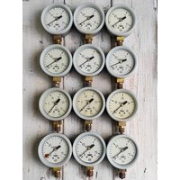 3 Stk. Vintage Druckmessgeräte Steampunk Lampenteile Udssr Industriemanometer Industrielle Messgeräte Funky Hergestellt Aus Den 1980Er Jahren 3 Stk. Vintage Druckmessgeräte Steampunk Lampenteile Udssr Industriemanometer Industrielle Messgeräte Funky Hergestellt Aus Den 1980Er Jahren von SergiShop