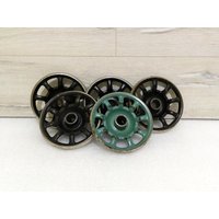 Vintage 5, 5" Gusseisen-Lenkrad. Ventilgriffrad. Gartenkunst. Industrielles Upcycling-Dekor Aus Metall. Steampunk-Zubehör. Preis Für 1 Stück von SergiShop