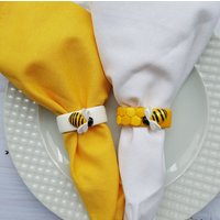 Honey Bee Serviettenringe, Gelbe Waben Hummel Bienen Tischdekoration, Taschentuch Halter Set von SerpilsAtelier