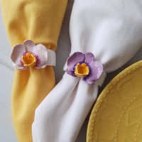 Orchidee Blume Serviettenringe, Original Handgemachte Rosa Serviettenring, Lila Einzigartige Serviettenhalter, Frühling Tisch Dekor Orchidee Blume Serviettenringe, Original Handgemachte Rosa Serviettenring, Lila Einzigartige Serviettenhalter, Frühling Tisch Dekor von SerpilsAtelier