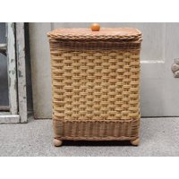 70Er Vintage Kinderzimmer Korb Wicker Wäschekorb Aufbewahrung Und Organisation Kleidung Jahre Möbel von SevenSeven52Vintage