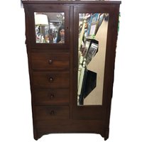 Antiker Schrank Antiker Schrank von Seventystore