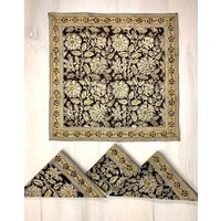 Black & Gold Kalamkari Servietten Set von SevyaHandmade