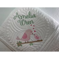 Heirloom Baby Quilt, Personalisierte Baby-Mädchen-Vogel-Quilt-Decke, Mutter & Baby-Vogel-Quilt-Decke, Baby-Andenken-Erbstück-Geschenk von SewCuteBabyQuiltsUS