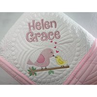 Heirloom Baby Quilt, Personalisierte Baby-Mädchen-Vogel-Quilt-Decke, Mutter & Baby-Vogel-Quilt-Decke, Baby-Andenken-Erbstück-Geschenk von SewCuteBabyQuiltsUS