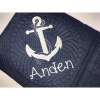 Heirloom Baby Quilt, Personalisierte Boy Navy Anchor Monogramm Quilt Erinnerungsdecke, Personalisiertes Babypartygeschenk von SewCuteBabyQuiltsUS