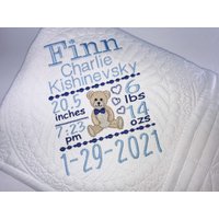 Heirloom Baby Quilt, Personalisierte Junge Oder Mädchen Teddybär Decke Geburtsstastik Ankündigung Andenken Quilt von SewCuteBabyQuiltsUS