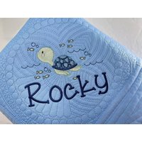 Schildkröten-Erbstück-Baby-Quilt, Personalisierte Baby-Schildkröten-Decke, Baby-Dusche-Geschenk, Baby-Andenken-Geschenk-Decke von SewCuteBabyQuiltsUS