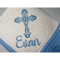 Personalisierte Baby Kreuz Decke, Quilt, Personalisierte Decke Für Taufe, Widmung Oder Religiöses Babygeschenk von SewCuteBabyQuiltsUS