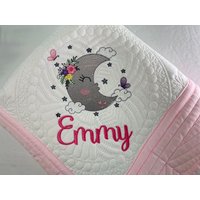 Personalisierte Baby Mädchen Mond & Sterne Erbstück Quilt, Blumen Und Andenken Geschenk, Shower Geschenk Für von SewCuteBabyQuiltsUS