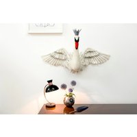 Odette Schwan Kopf Mit Flügeln - Graue Krone Wandhalterung Grauer Kranz Großen Flügelspannweite Einzigartiges Statement Kunst Odette Schwan Kopf Mit Flügeln - Graue Krone Wandhalterung Grauer Kranz Großen Flügelspannweite Einzigartiges Statement Kunst von SewHeartFeltUK