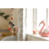 Pink Pom Storch Mobile Handgefilzte Kinderzimmer Dekoration von SewHeartFeltUK