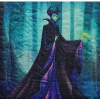 Malecient Fae Feen Altartuch/ Textilkunst/ Wandbehang/ Wahrsagetuch/ Tarottuch Malecient Fae Feen Altartuch/ Textilkunst/ Wandbehang/ Wahrsagetuch/ Tarottuch von SewIntuitivebyRainey