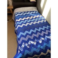 Zick-Zack-Twinxl in Blau Zick-Zack-Twinxl in Blau von SewLovinQuilts