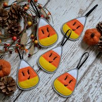 Filz-Halloween-Süßigkeitsornament, Einzeln, 3Er - Oder 6Er-Pack, Bestickte Filzornamente, Mais, Süßigkeiten, Halloween-Dekor, Gruselig von SewMuchMoreStore