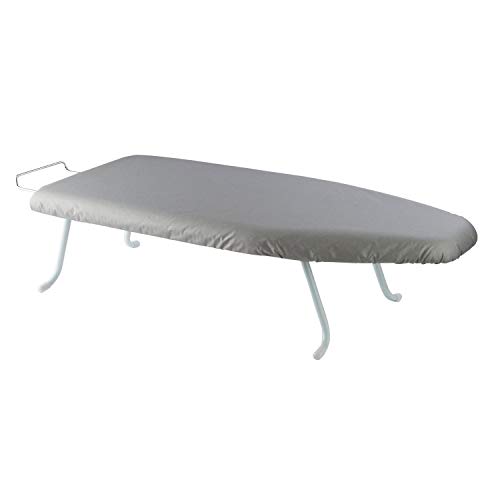Sewing Online Tischbügelbrett mit Bügeleisenablage | 78x32cm. Kompakter, zusammenklappbarer Dampfbügeltisch mit klappbaren Beinen | Platzsparend und leicht, ideal für Wohnungen, Wohnwagen und Reisen von Sewing Online