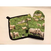 Schafe Themen Gesteppt/Isoliert Topflappen Und Ofenhandschuh Set von Sewmanydeals