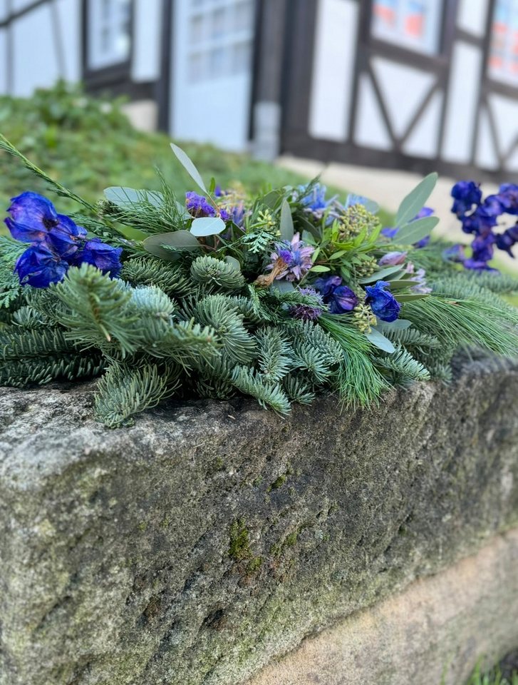 Gestecke Grabgesteck, Grabauflage frisch gebunden (echt) 60 cm, mit Exoten Tanne, Kiefer, Thuja (frisch) mit trockenen Exoten, Seyila Home von Seyila Home