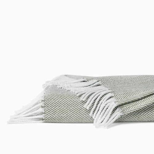 Sferra Celine Überwurfdecke mit Fischgrätenmuster, 100 % Baumwolle, Weide Sferra Celine Überwurfdecke mit Fischgrätenmuster, 100 % Baumwolle, Weide von Sferra